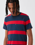 Levis Set-In Sunset Taschen-T-Shirt (Stripe) - Dress Blues / Lychee Red