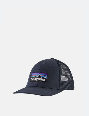 Patagonia P-6 Logo LoPro Trucker-Mütze - Marine-Blau