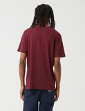 Carhartt-WIP-Taschen-T-Shirt - Merlot Red