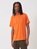 Carhartt-WIP-Taschen-T-Shirt - Uhrwerk Orange