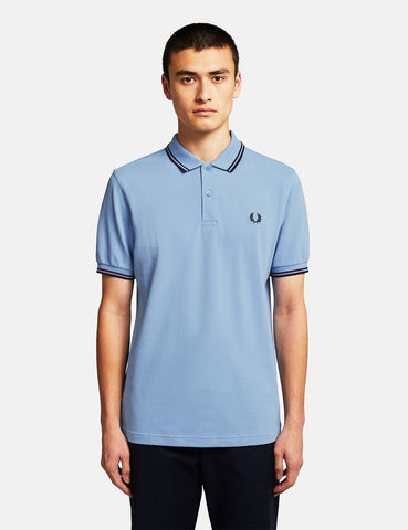 Fred Perry mit Doppelstreifen-Polo-Hemd - Sky / Mahagoni / Navy