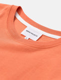 Norse Projects Niels Standard T-Shirt - Gebrannte Rot