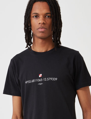 Norse Projects Niels Koordinaten-Logo-T-Shirt - Schwarz