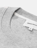 Norse Projects Johannes Block Streifen-T-Shirt - Hellgrau Melange