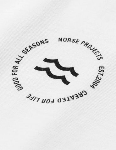 Norse Projects Niels Wave-Emblem-T-Shirt - Weiß