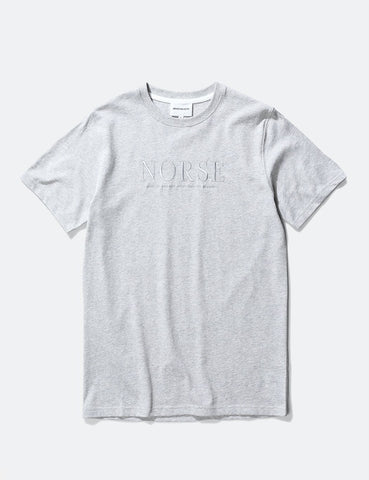 Norse Projects Niels Serif-Logo-T-Shirt - Hellgrau Melange